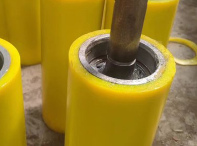 注塑模具首选鸿仁威尔